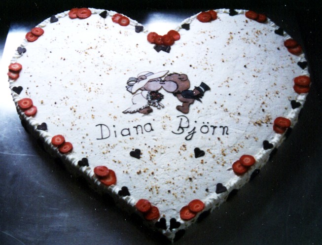 Torten Torte Hochzeit Baeren Paar Kuss Herz.jpg
